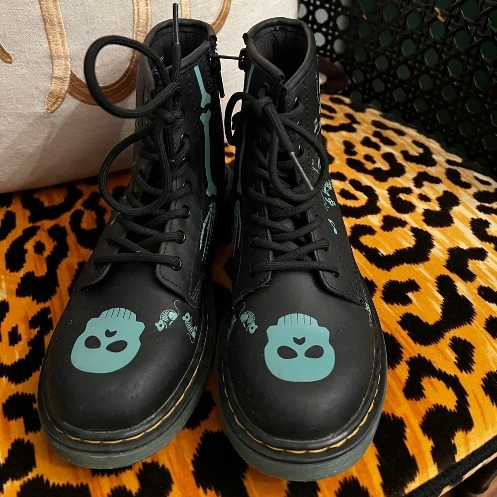 DR. MARTEN Kids Glow in the Dark Skeleton Combat Style Boots Skelly Print Hydro
